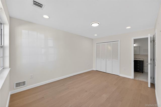 93 Admiral Court, Bronx, NY 10473