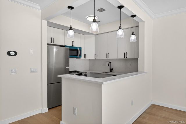 93 Admiral Court, Bronx, NY 10473
