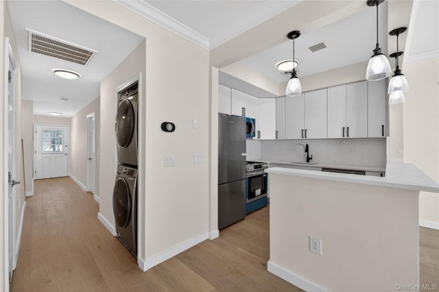 93 Admiral Court, Bronx, NY 10473