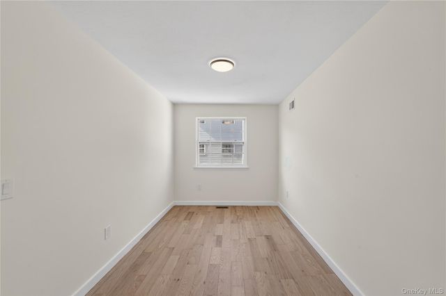 93 Admiral Court, Bronx, NY 10473