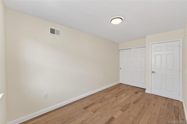 93 Admiral Court, Bronx, NY 10473