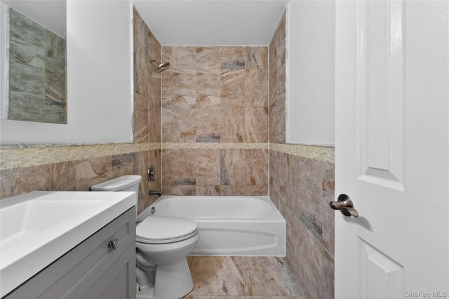 93 Admiral Court, Bronx, NY 10473