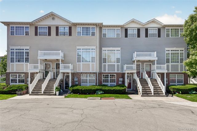 93 Admiral Court, Bronx, NY 10473