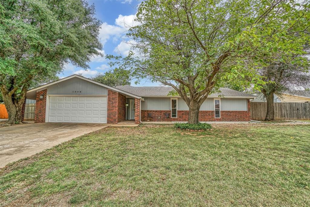 1008 S Trail Drive, Altus, OK 73521