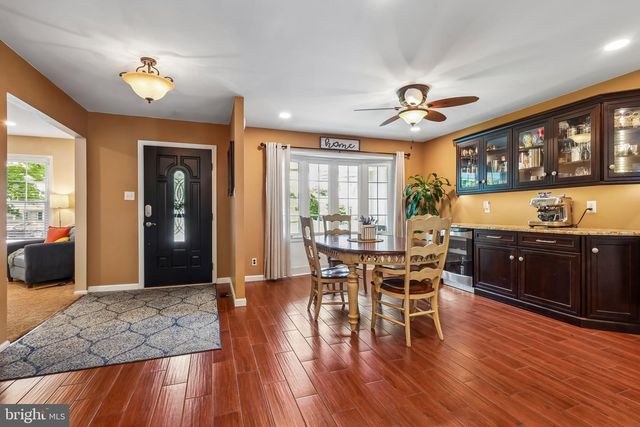 702 PARRY BLVD, Cinnaminson, NJ 08077