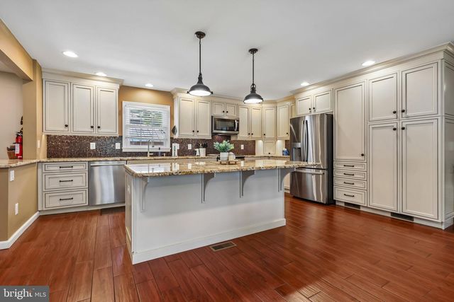 702 PARRY BLVD, Cinnaminson, NJ 08077