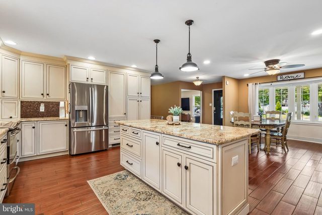 702 PARRY BLVD, Cinnaminson, NJ 08077