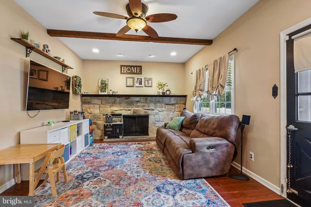 702 PARRY BLVD, Cinnaminson, NJ 08077
