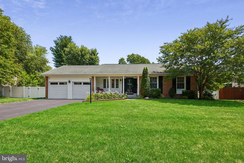 702 PARRY BLVD, Cinnaminson, NJ 08077