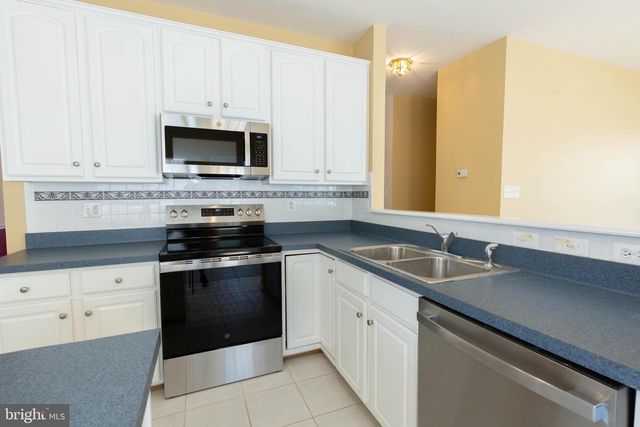 341 BULLSKIN ST, Charles Town, WV 25414