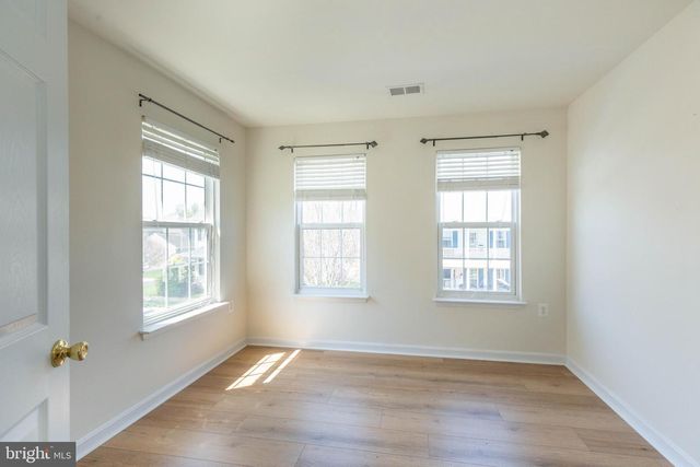 341 BULLSKIN ST, Charles Town, WV 25414