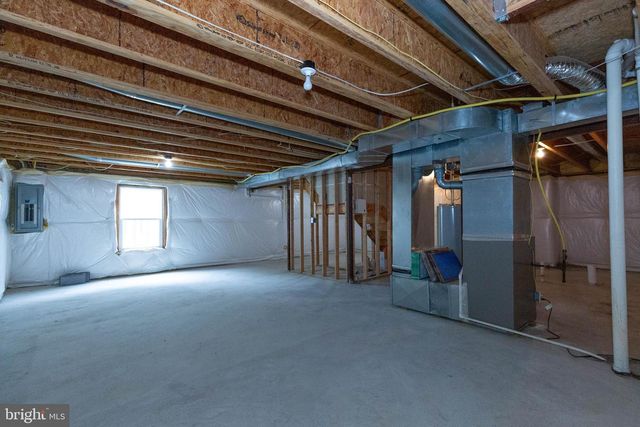 341 BULLSKIN ST, Charles Town, WV 25414