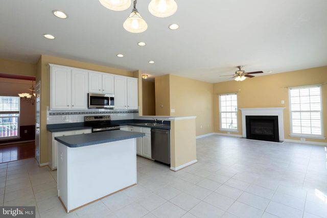 341 BULLSKIN ST, Charles Town, WV 25414