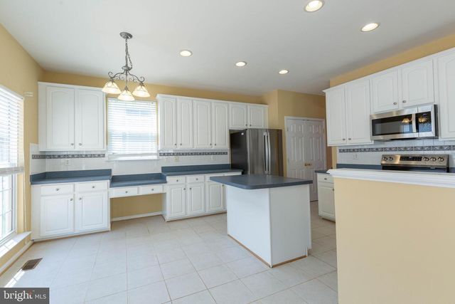 341 BULLSKIN ST, Charles Town, WV 25414