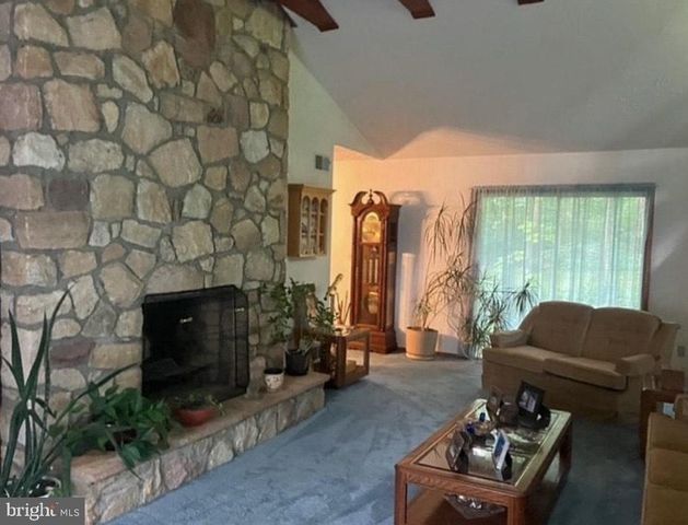 3725 OAKLAND RD, Bethlehem, PA 18020