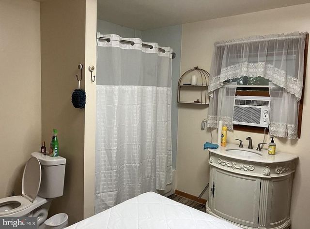 3725 OAKLAND RD, Bethlehem, PA 18020