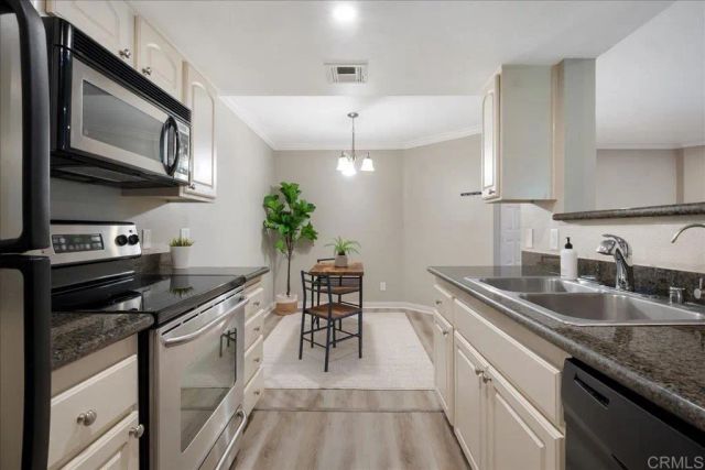 12075 Alta Carmel Court 35, San Diego, CA 92128
