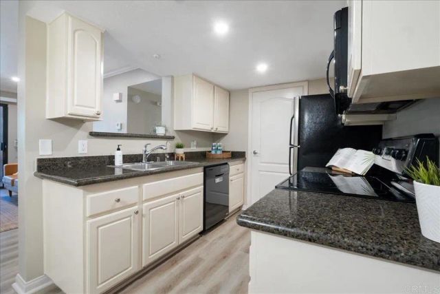12075 Alta Carmel Court 35, San Diego, CA 92128