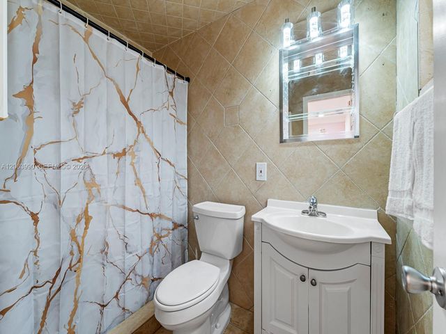 1761-1763 NE 52nd Street, Fort Lauderdale, FL 33334