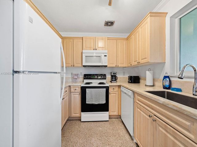 1761-1763 NE 52nd Street, Fort Lauderdale, FL 33334