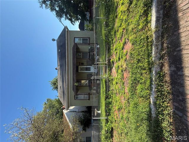 1215 E 6th Street, Alton, IL 62002