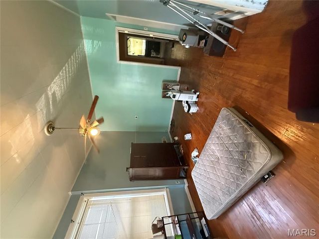 1215 E 6th Street, Alton, IL 62002