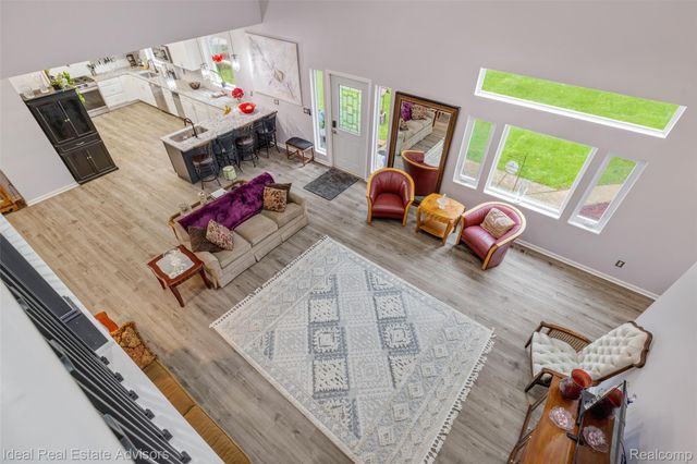 6304 Hiawatha Road, Hamburg Township, MI 48189