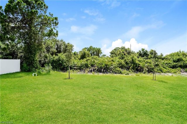 52 Olive AVE S, Lehigh Acres, FL 33976