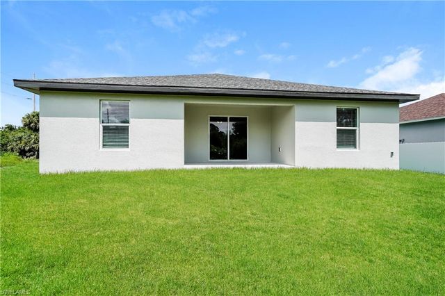 52 Olive AVE S, Lehigh Acres, FL 33976