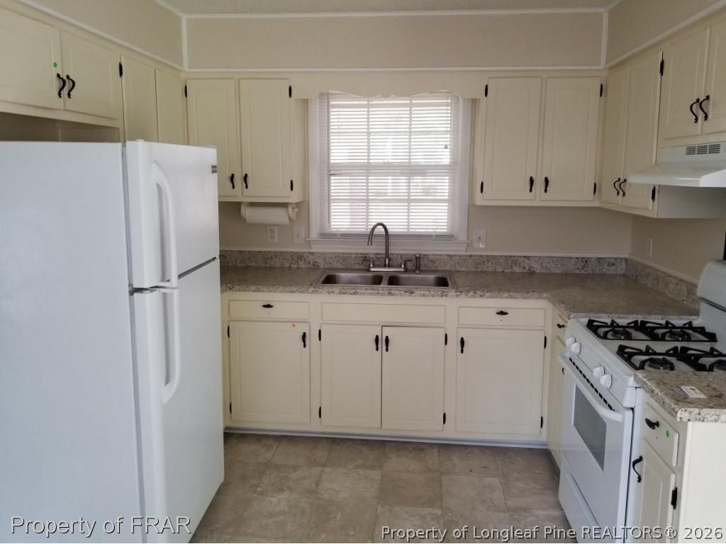443 Shoreline Drive, Fayetteville, NC 28311 — photo 2