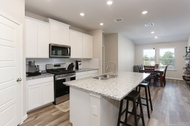 12210 Icon Rdg, San Antonio, TX 78253