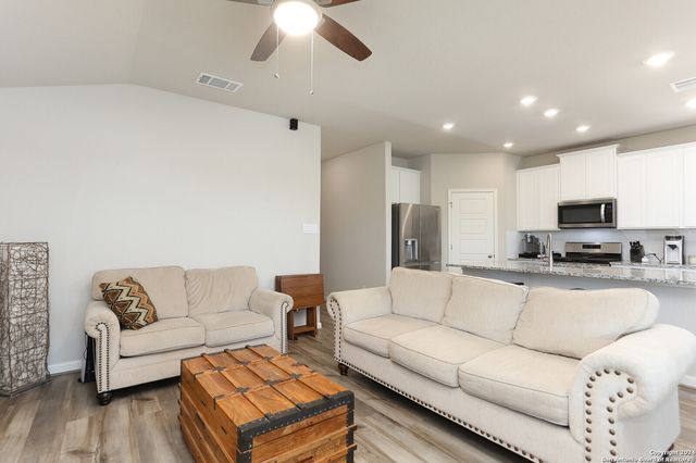 12210 Icon Rdg, San Antonio, TX 78253