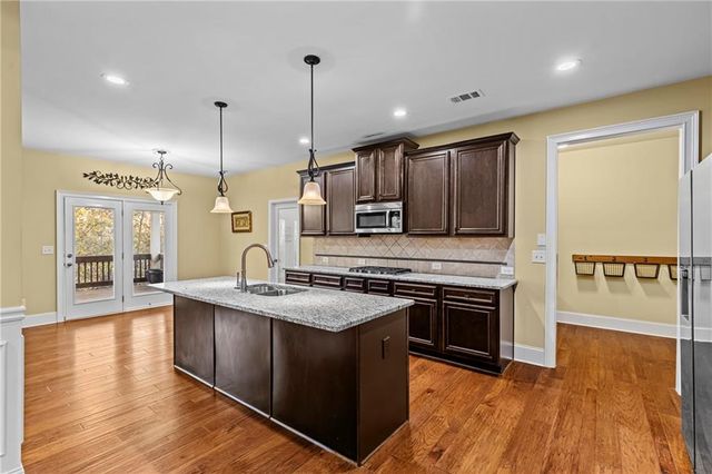 957 Pont Du Gard Ct, Buford, GA 30518