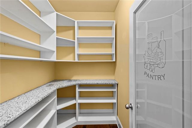 957 Pont Du Gard Ct, Buford, GA 30518