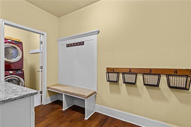 957 Pont Du Gard Ct, Buford, GA 30518