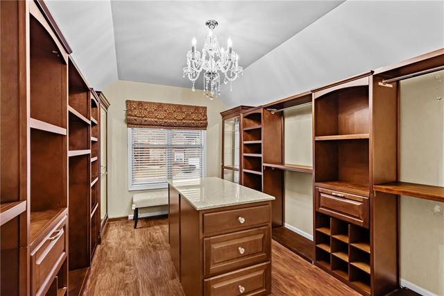 957 Pont Du Gard Ct, Buford, GA 30518