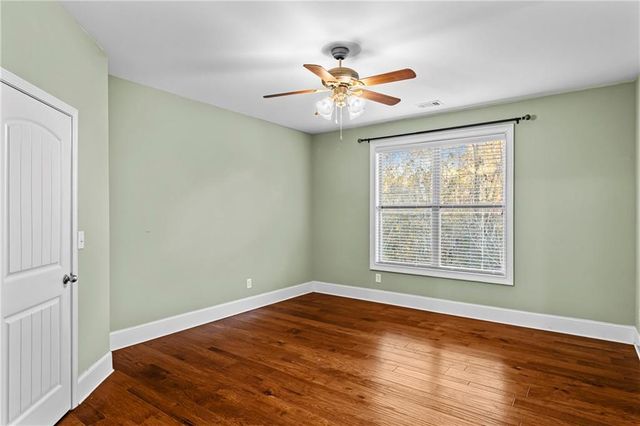 957 Pont Du Gard Ct, Buford, GA 30518