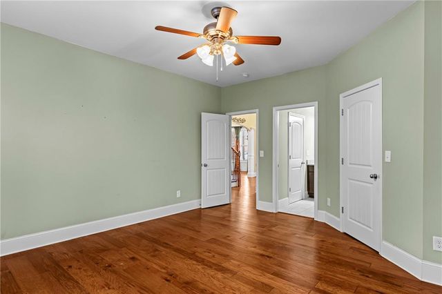 957 Pont Du Gard Ct, Buford, GA 30518