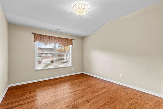 957 Pont Du Gard Ct, Buford, GA 30518