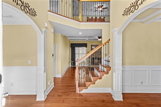 957 Pont Du Gard Ct, Buford, GA 30518