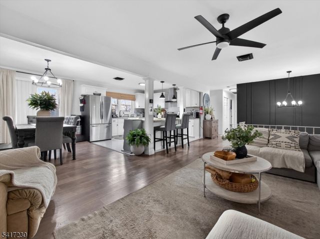 66 Lockwood Pl, Clifton City, NJ 07012