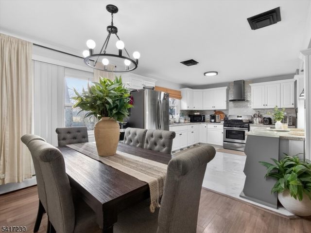 66 Lockwood Pl, Clifton City, NJ 07012