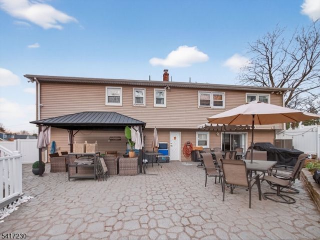 66 Lockwood Pl, Clifton City, NJ 07012