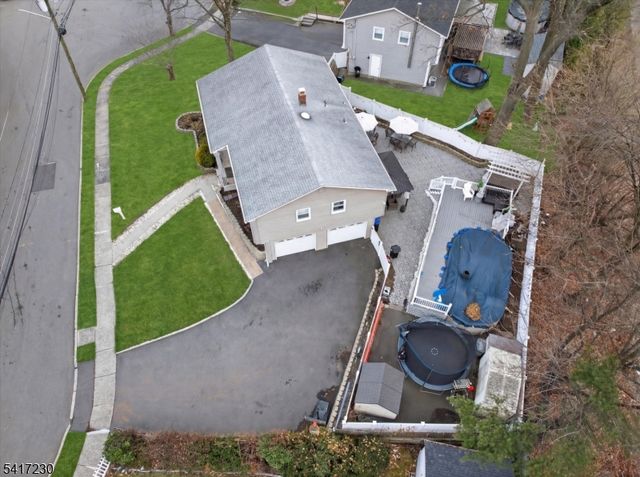 66 Lockwood Pl, Clifton City, NJ 07012