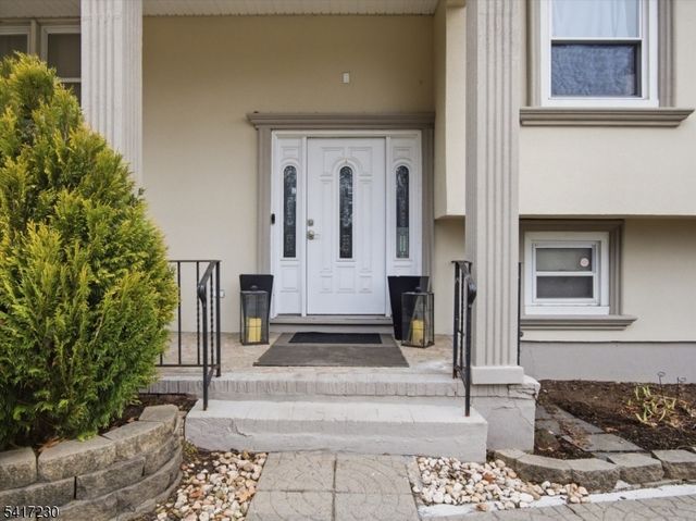 66 Lockwood Pl, Clifton City, NJ 07012