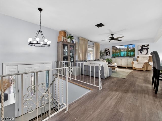 66 Lockwood Pl, Clifton City, NJ 07012