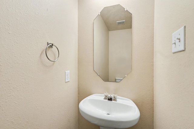 9530 Belleclaire Lane, Houston, TX 77044