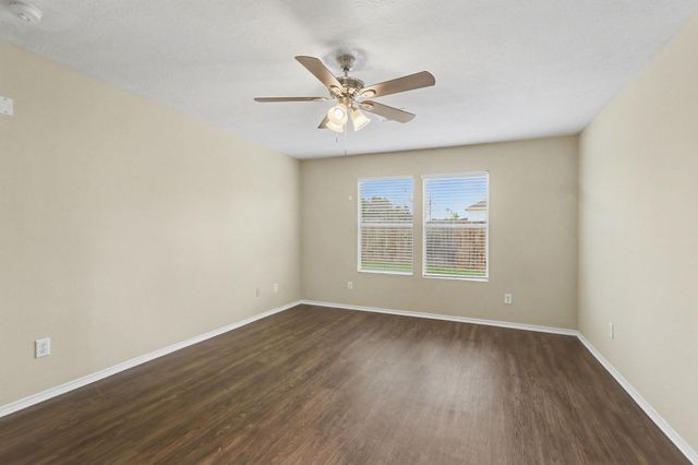 9530 Belleclaire Lane, Houston, TX 77044