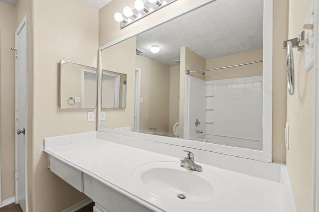 9530 Belleclaire Lane, Houston, TX 77044