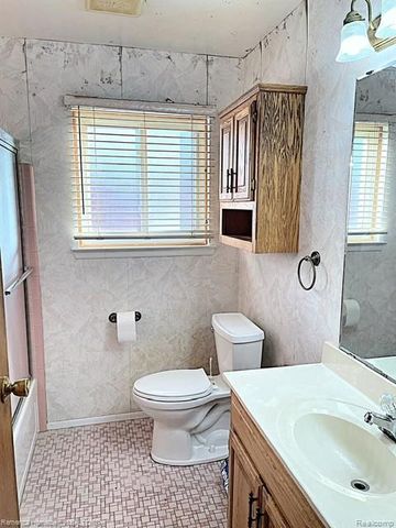 14323 Sunset Street, Livonia, MI 48154